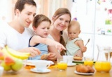 Чем накормить ребёнка на завтрак?