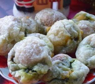 Шампиньоны в слоёном тесте spinach.jpg