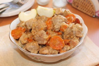 Свинина по-нормандски в мультиварке svinina.JPG